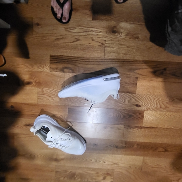 Running shoes - Picture 4 of 6